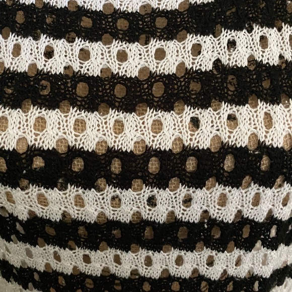 Two One Two New York Blue and White Sweater Size XL - Picture 2 of 4